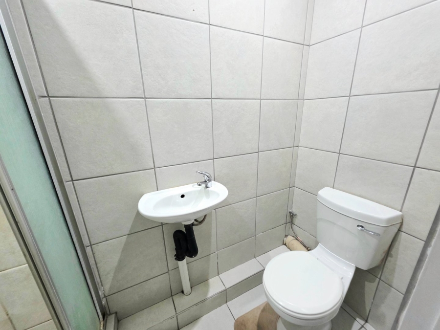 11 Bedroom Property for Sale in Brandwag Free State